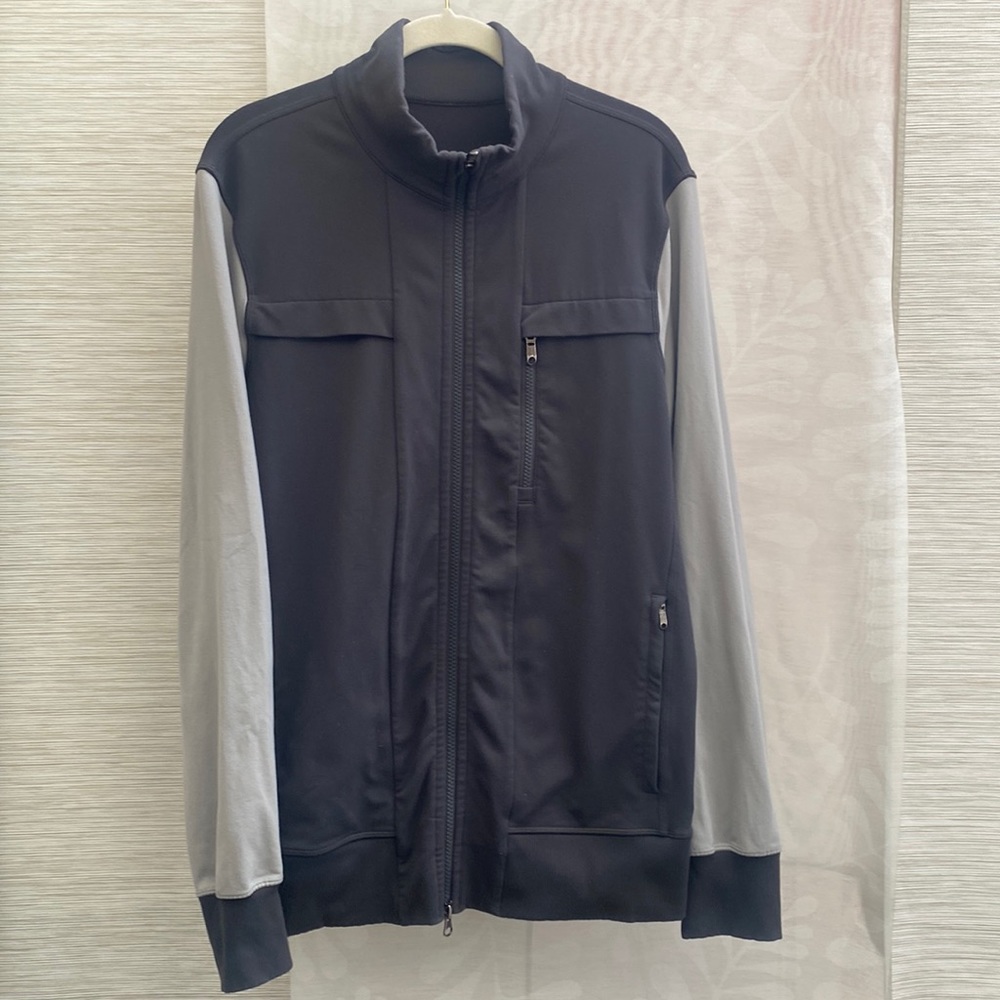 Lululemon Men’s Jacket Zip Up Gray Mock Neck Pockets Thumbhole
